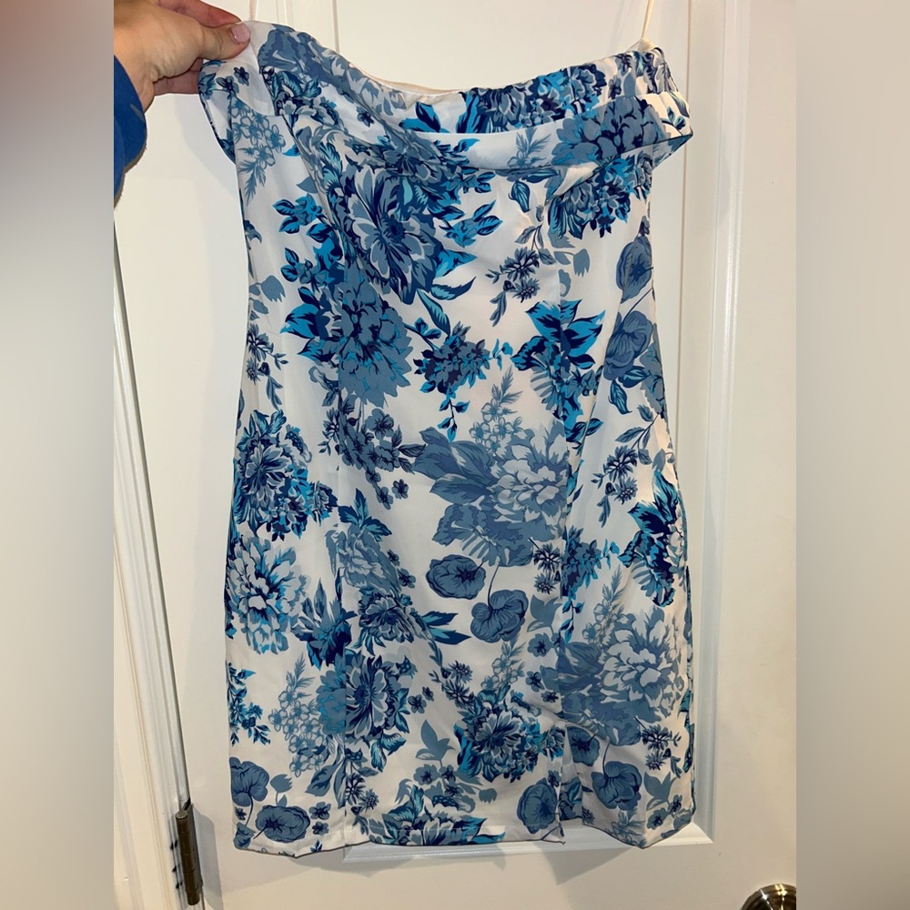 Brand new with tags! That’s so Fetch strapless mini dress